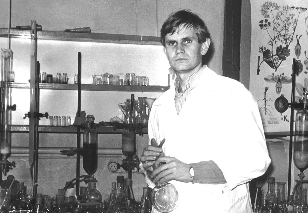 Сегодня исполняется 75 лет заслуженному деятелю науки Российской Федерации, д.ф.н., профессору, заве