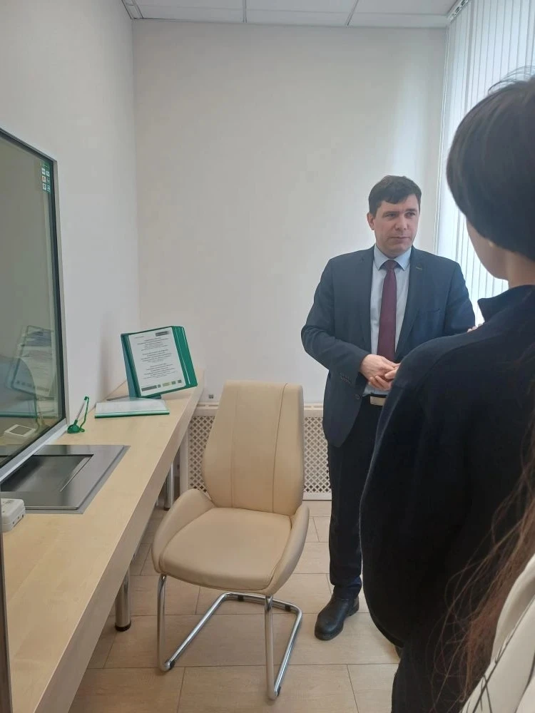 🚀 Как работает настоящий банк изнутри? Секрет узнали наши девятиклассники, посетив экскурсию в АО «Р