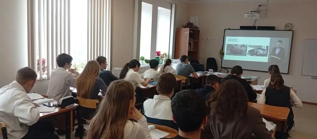История циклична, или электромобили снова в деле» ⚡🔁  Сегодня к нам пришли не просто с лекцией, а с 