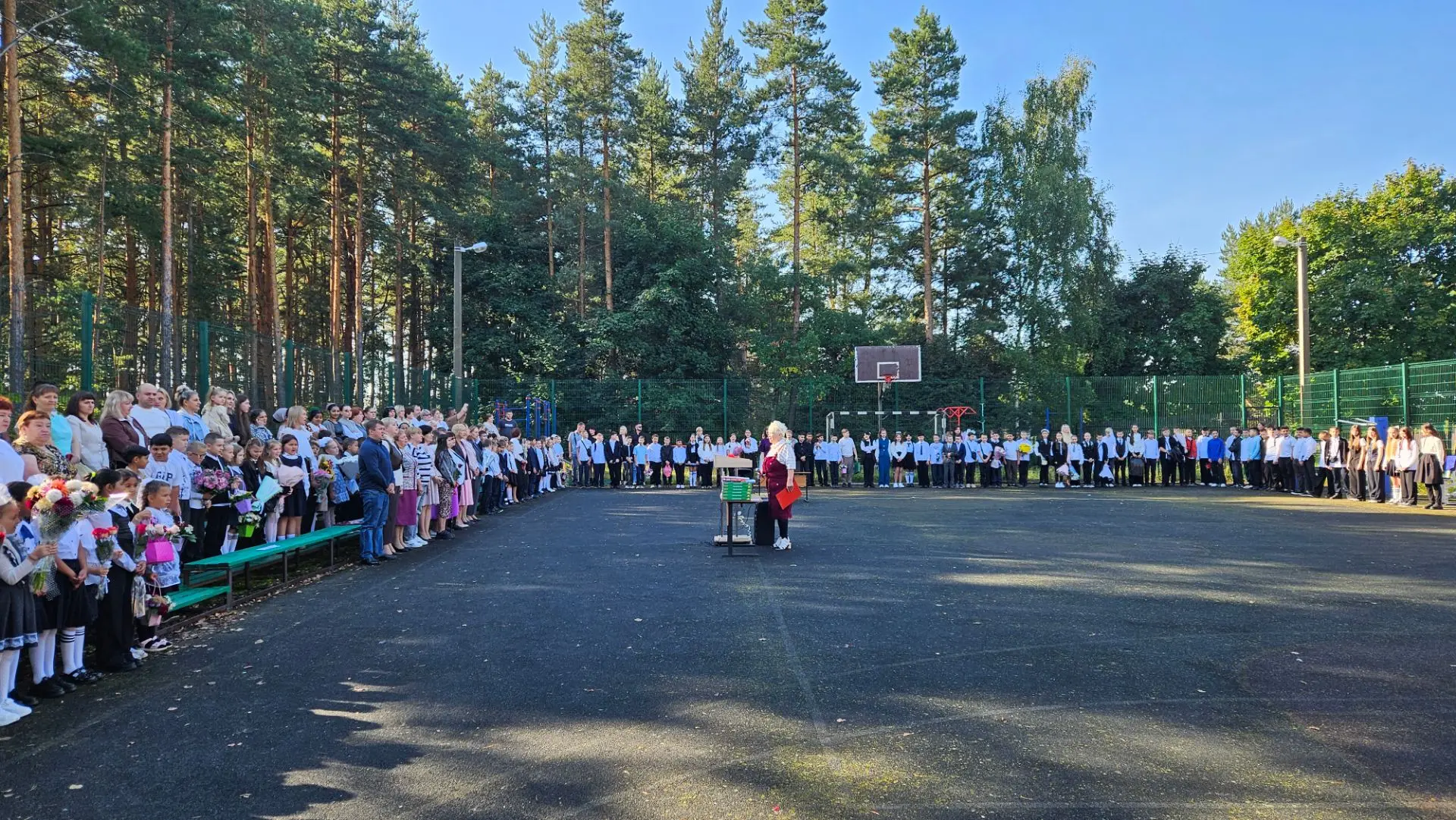 🍁Сегодня в нашей школе прошла торжественная линейка, посвященная Дню знаний.