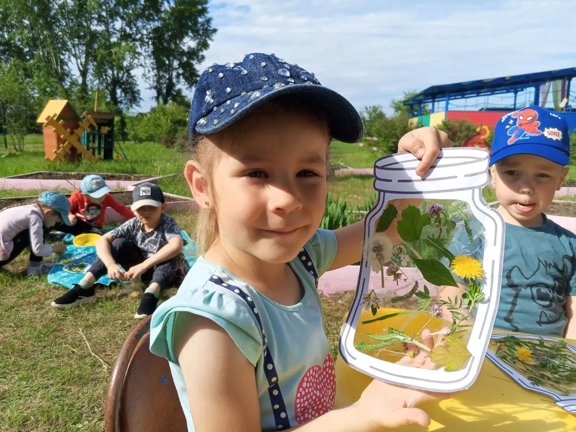 Лето — это маленькая жизнь, наполненная солнцем, ароматом цветов и приключениями. Но, к...