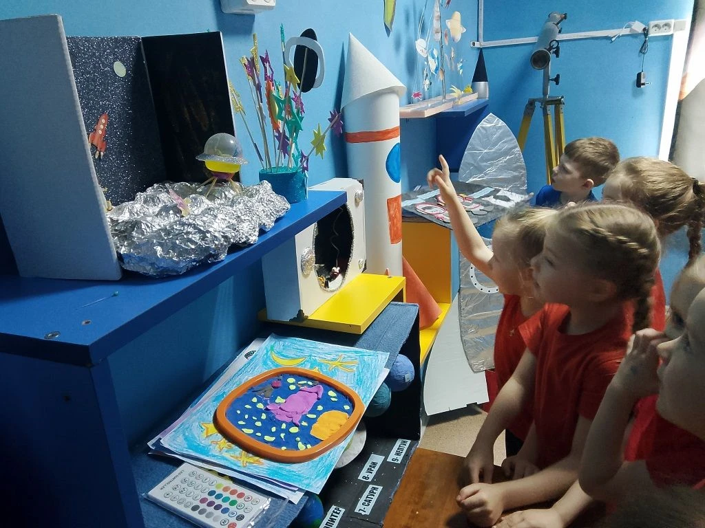 В преддверии Дня космонавтики ребята из группы "Цветик-семицветик" посетили музей космо...