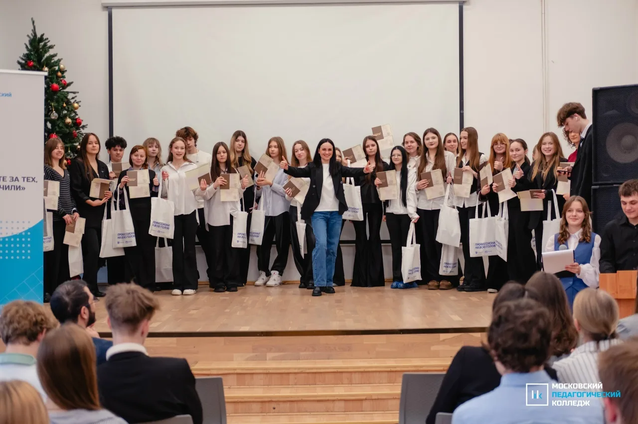 БЕЗ ГРАНИЦ 🧑‍🎓  За объективом: как медиакласс осваивал профессию  В мире, где каждый второй — фотогр