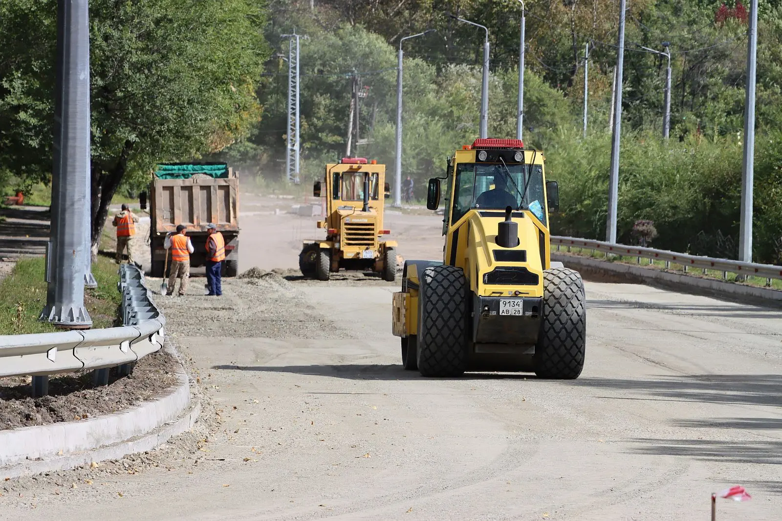 🚧 В Свободном Репинский спуск и улицу Гоголя готовят к укладке асфальта