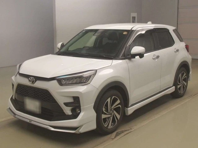 🚗 Название: Toyota Raize