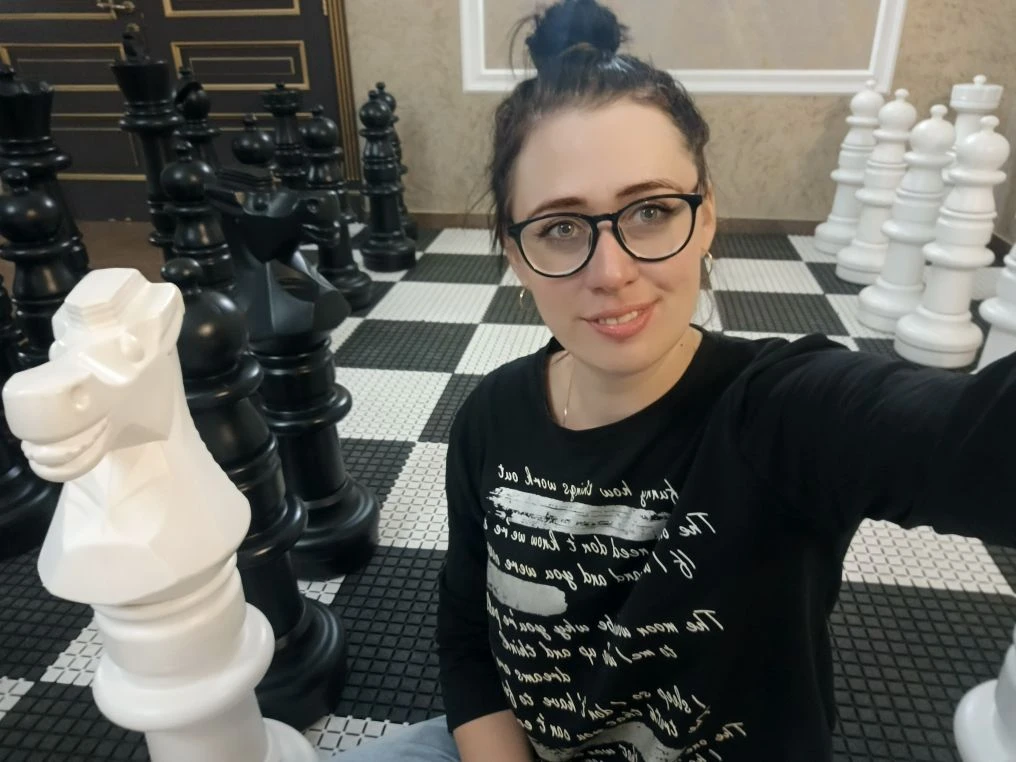 Вчера на обучении услышала такую фразу и она меня триггернула:  
«Твой канал — это твоя команда. Ты 