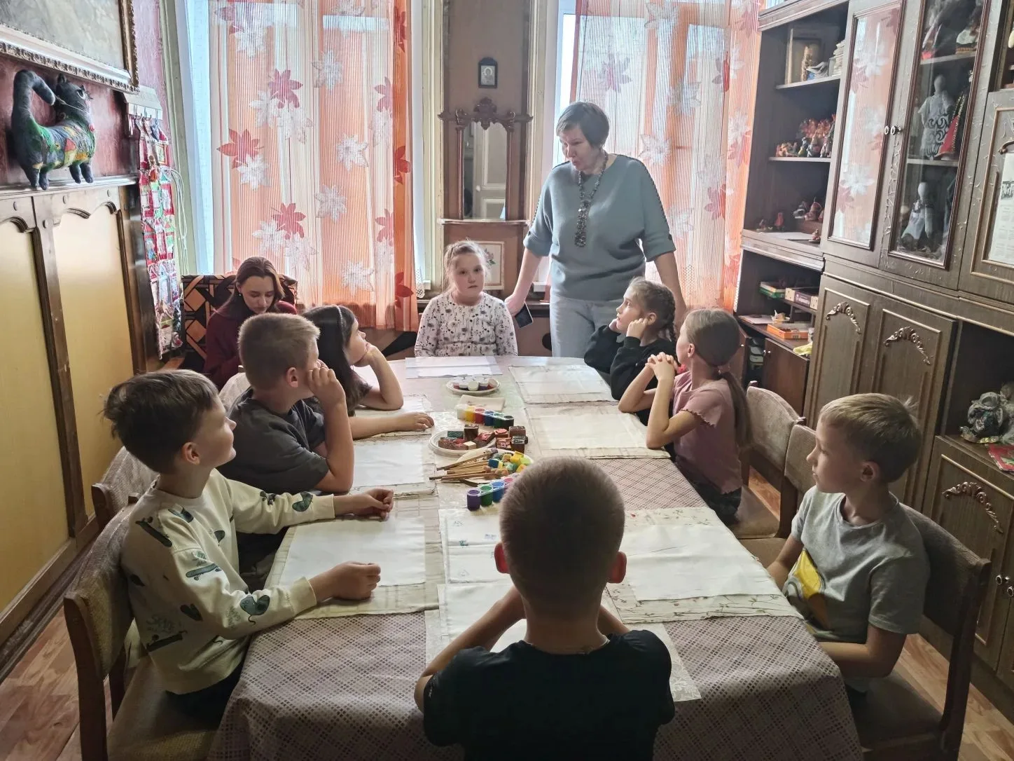 ✨В преддверии светлого праздника Пасхи ученики 2В класса  посетили Дом ремесел и окунулись в мир тво