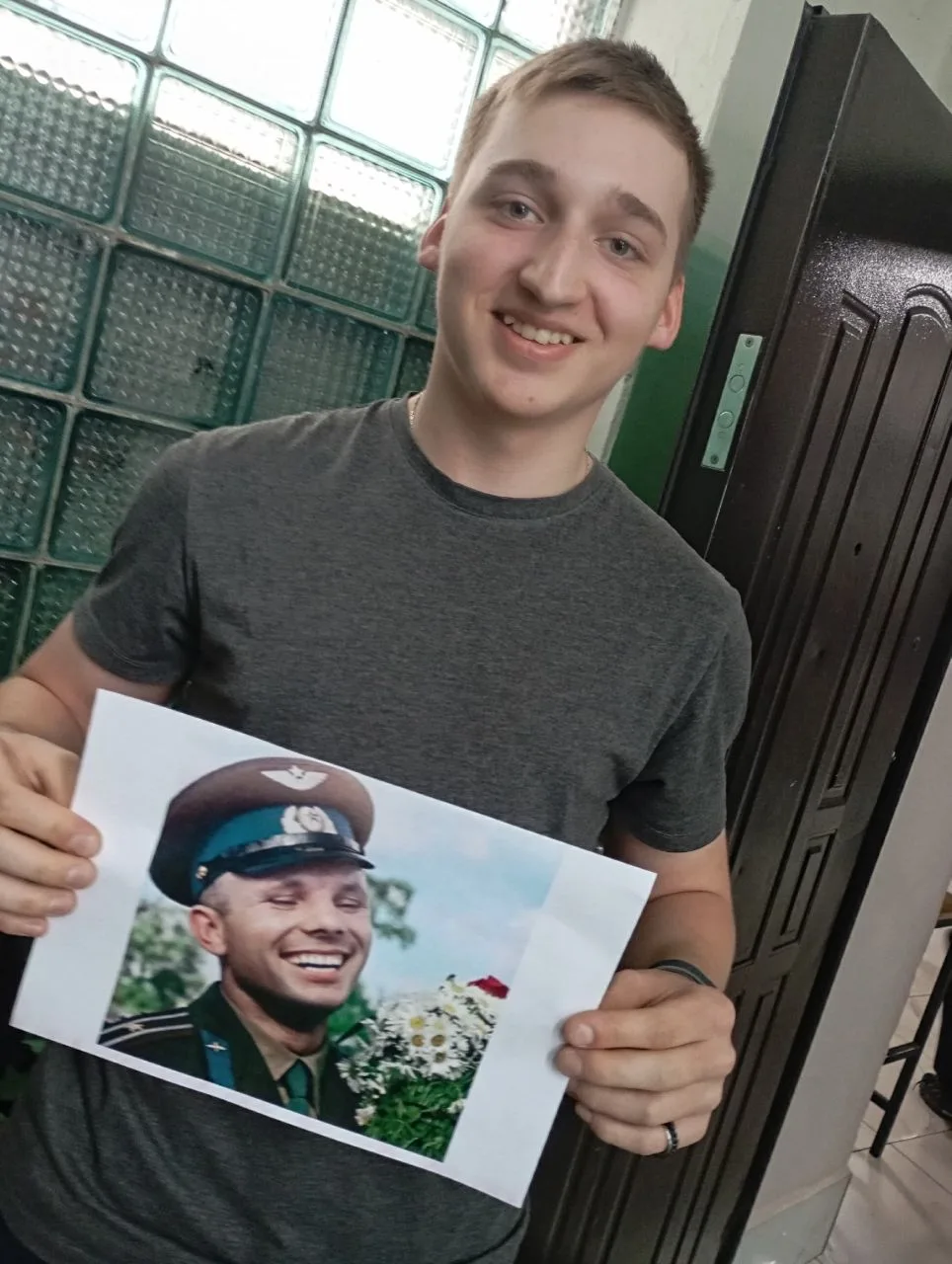 Улыбка, которая покорила космос 🚀😁  Знаете, что объединяет первого космонавта Земли и наших ребят из