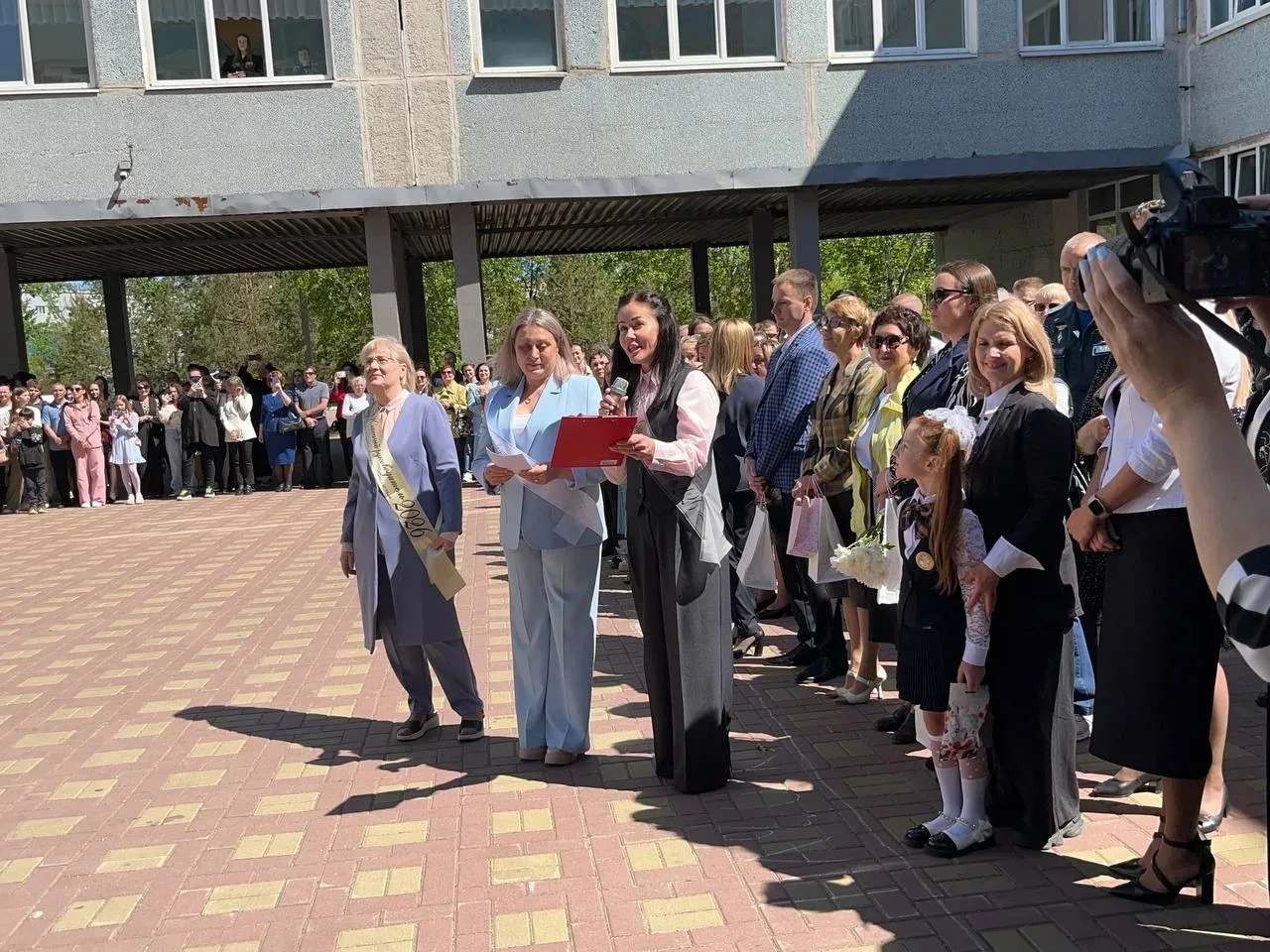 🎓 Последний звонок: гимн юности и мечтам!  Сегодня в  гимназии прозвучал последний звонок для одинна