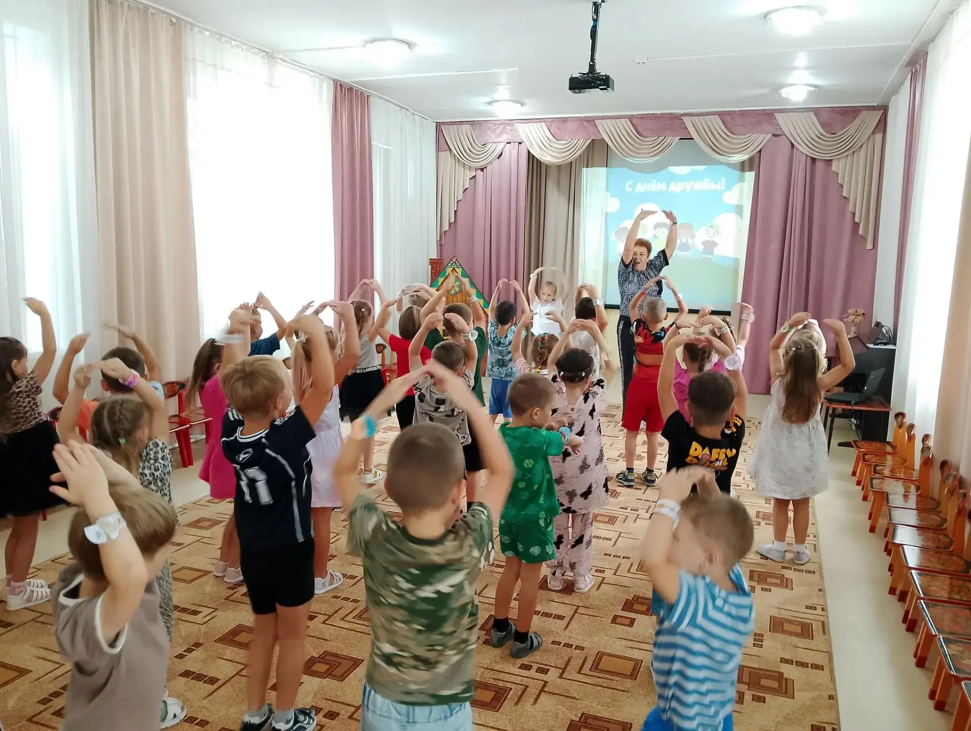 🌼Вчера у нас прошел настоящий праздник тепла и взаимопомощи! 💖 Мы говорили о самом важном — о друж