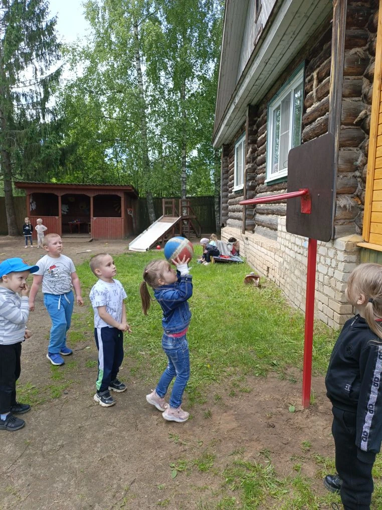 🌅 Прогулка в детском саду — это заряд бодрости и положительных эмоций на весь день!