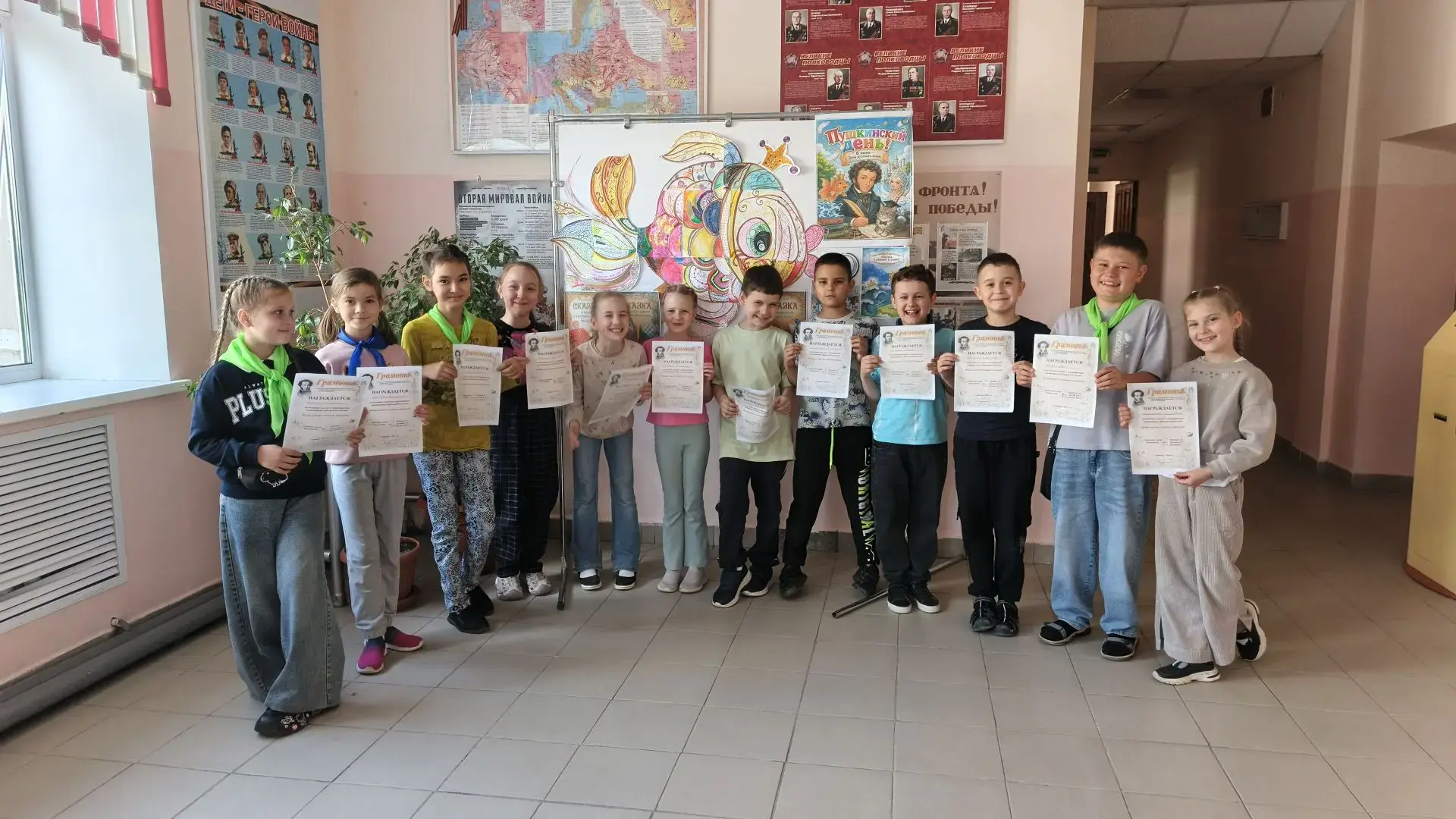 ✨ В преддверии Дня русского языка школьный лагерь «Весёлые путешественники» перенесся в эпоху Пушкин