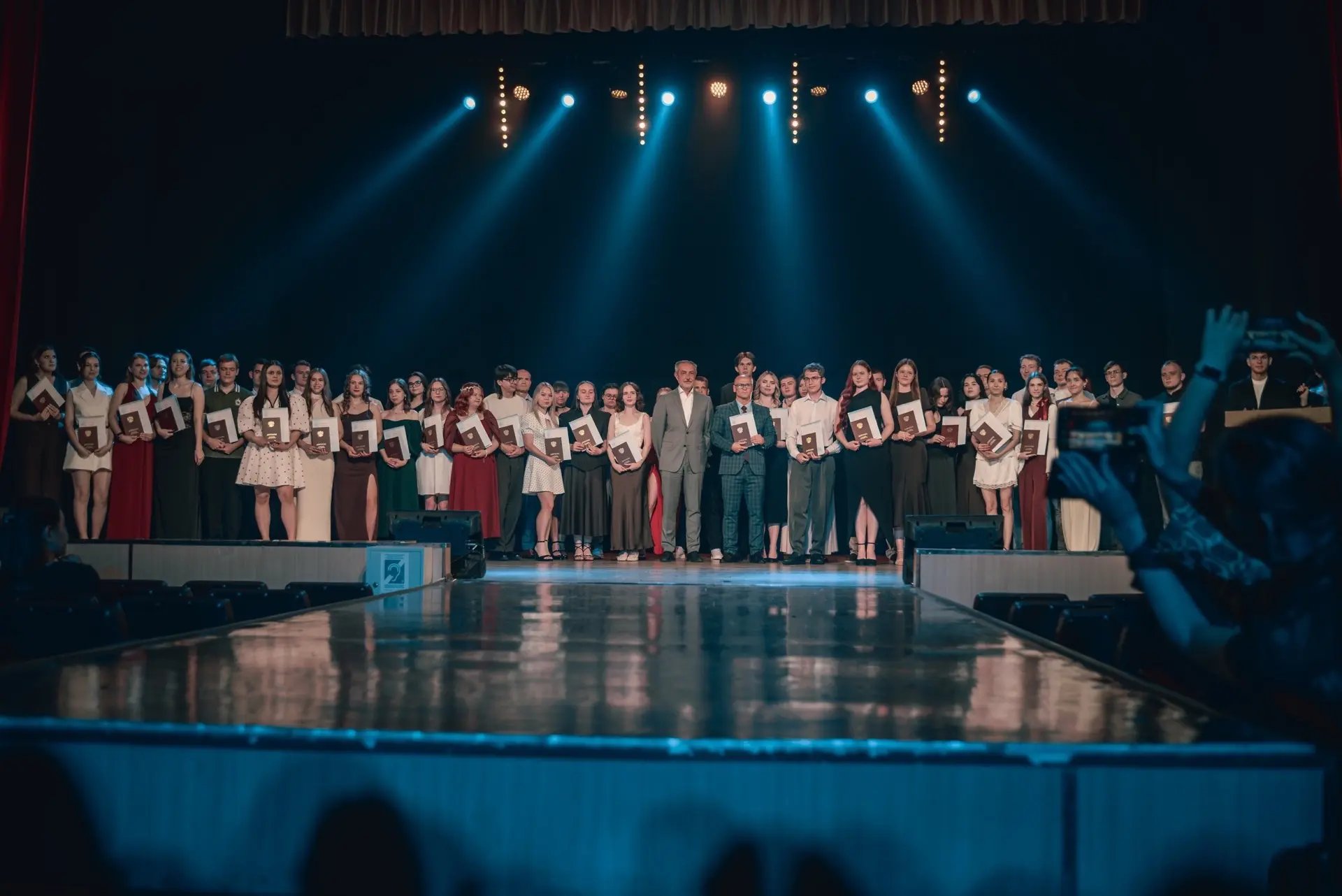 🎓 Поздравляем выпускников Технологического института ТГТУ!

Позади — годы упорной учебы, бессонные 