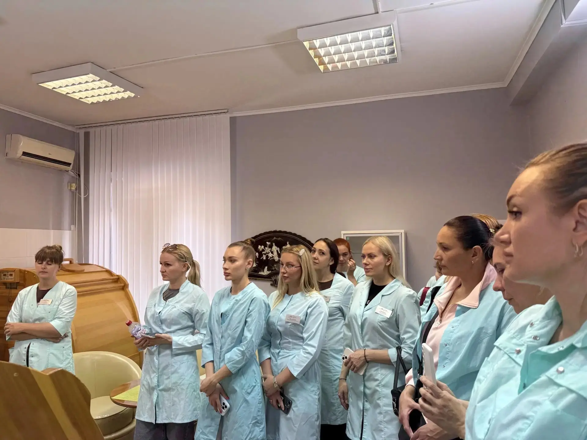 🏥 В рамках дисциплины «Общий уход за пациентом» студенты группы СДоз-2-24 вместе с преподавателем Аб