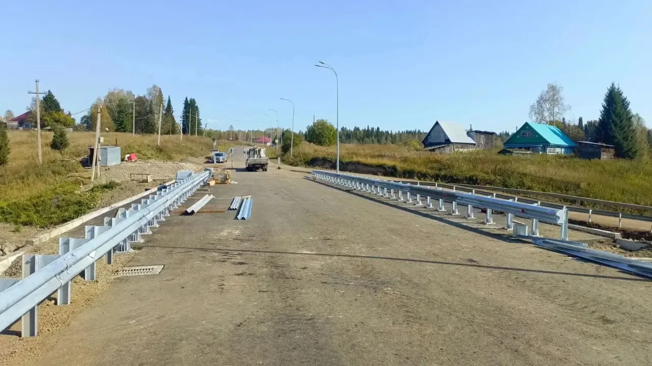 В Кемеровском муниципальном округе продолжаются работы по капитальному ремонту моста че...