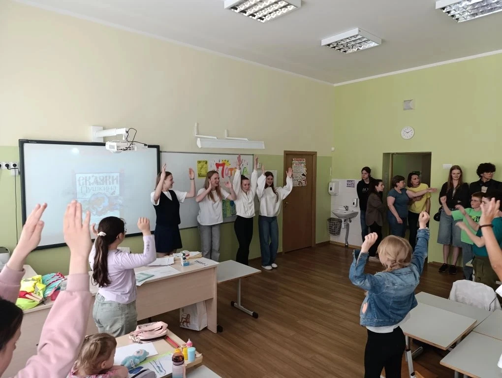 6 июня в пришкольном оздоровительном лагере был посвящён Дню русского языка, который пр...