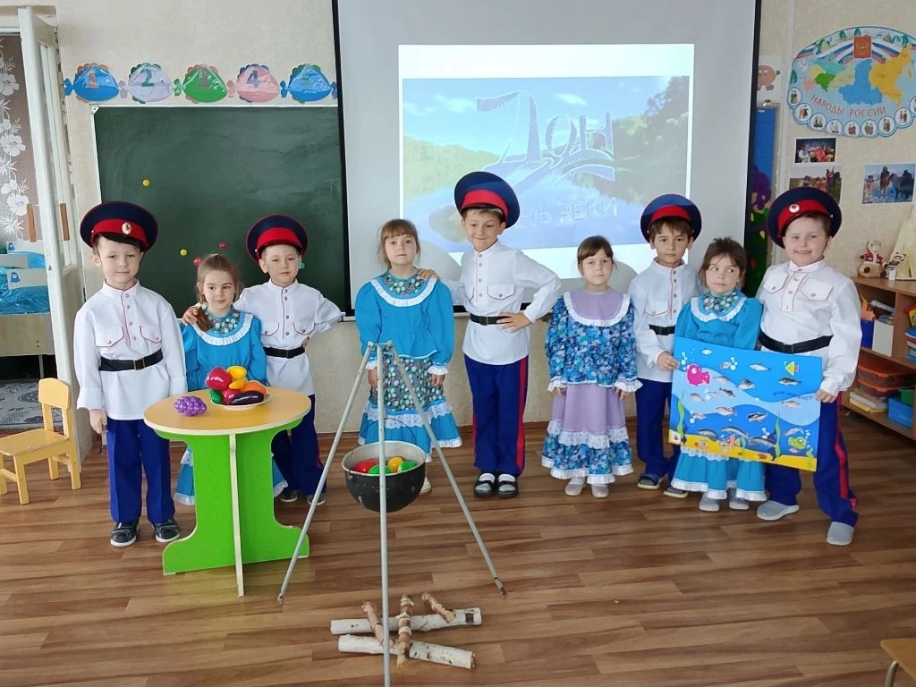 Замечательными событиями славится месяц май. В средней группе "Колокольчики" прошли дет...
