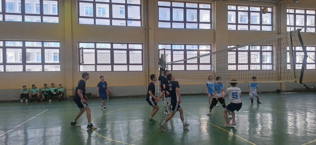🏆24 марта прошли игры по волейболу 🏐 среди юношей СПО Железнодорожного района. Спортсмены продемонст