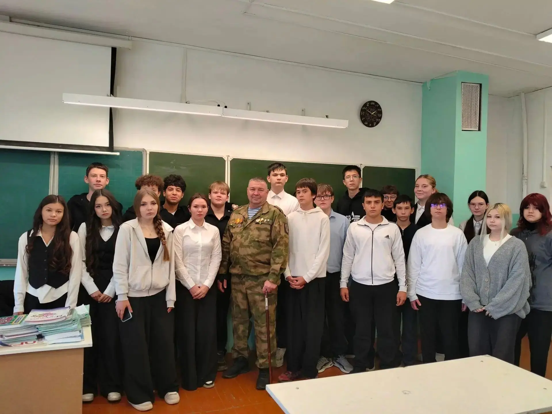 В рамках внеурочных занятий «Разговоры о важном» и «Россия — мои горизонты», направленн...
