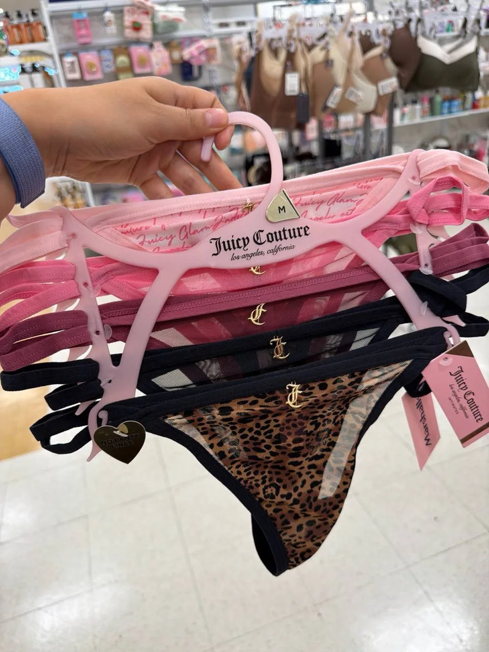 JUICY COUTURE🏷️