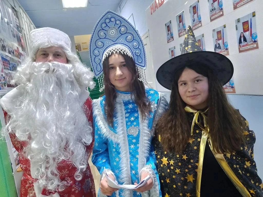 ✨Вчера в нашей школе состоялись новогодние мероприятия🎄