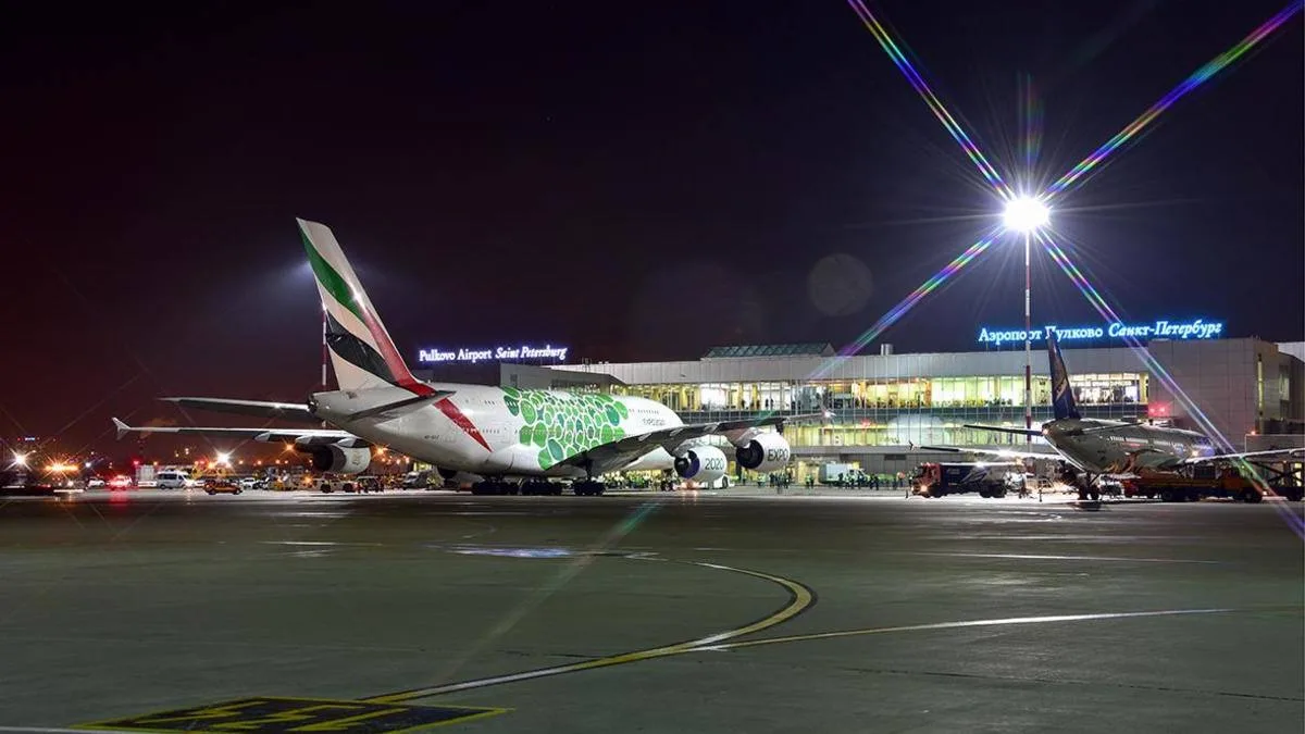Emirates возобновила рейсы между Санкт-Петербургом и Дубаем с 1 мая.   Полеты проходят четыре раза в