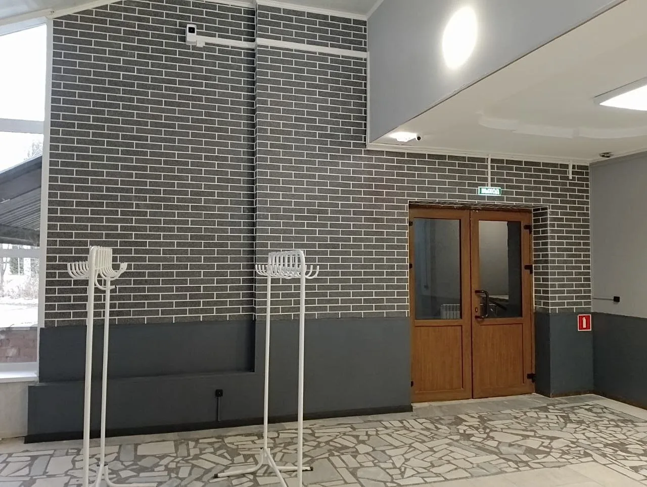 🏢 КАКИЕ ЗАДАЧИ АМК ПОМОГАЕТ РЕШИТЬ В КОММЕРЧЕСКОМ СТРОИТЕЛЬСТВЕ?

Для коммерческого объекта фасад э