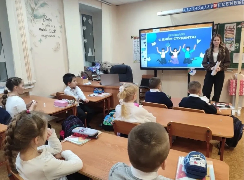 ⚡️ О СТУДЕНЧЕСТВЕ С НАЧАЛЬНОЙ ШКОЛЫ  26 января в МОУ «СОШ №2» имени Л.С. Резвых студентка КузПК Южик