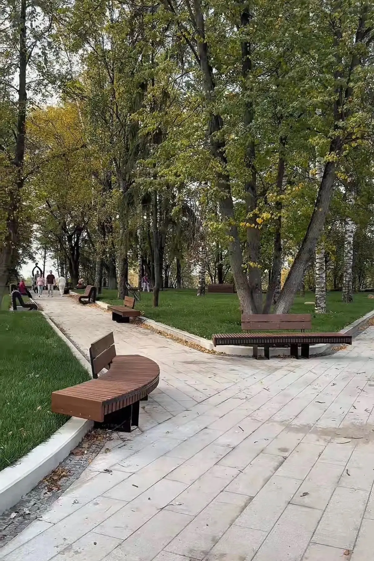 Это сквер на Набережной с буквой «О» который.