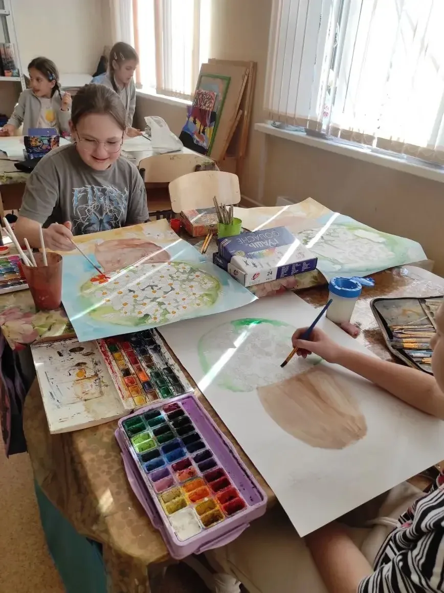 Волшебная кисточка 🎨  🌸С чем еще ассоциируется приход весны, если не с оживающей природой и яркими ц