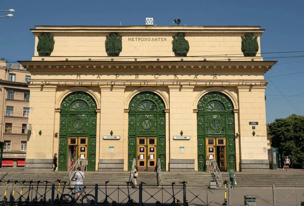 На петербургской станции метро «Нарвская» стартует капитальный ремонт эскалатора, из-за...