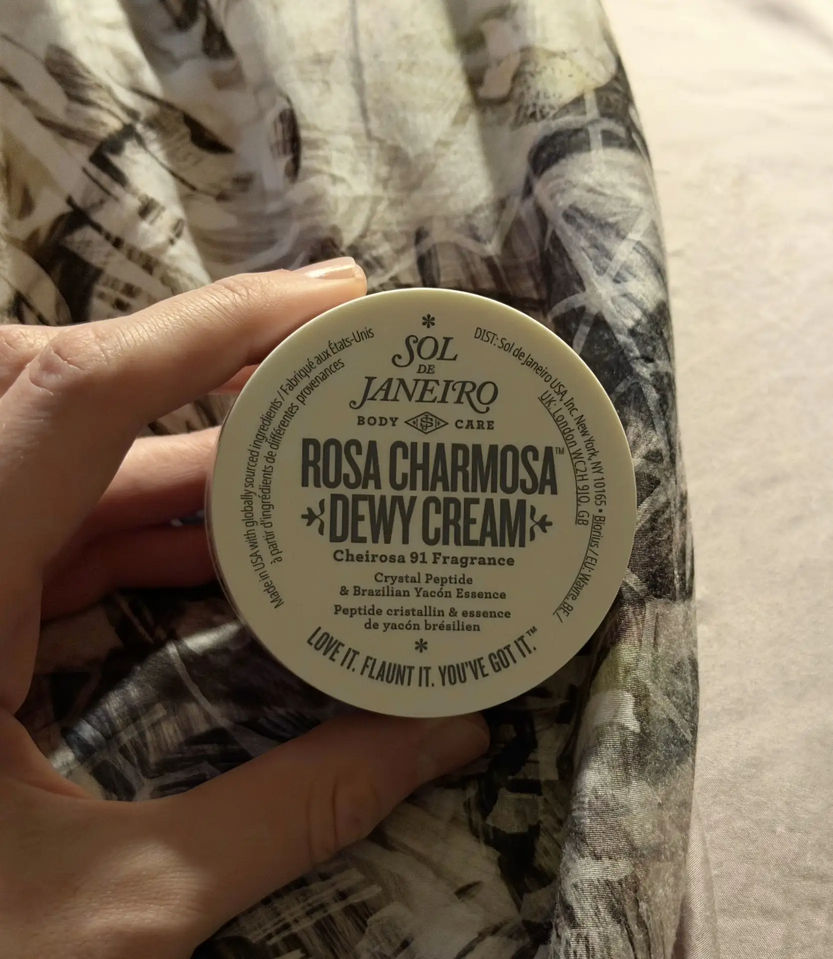 🌹Моя неочевидная находка у бренда Sol de Janeiro— это средства с ароматом Rosa Charmosa. Неочевидна