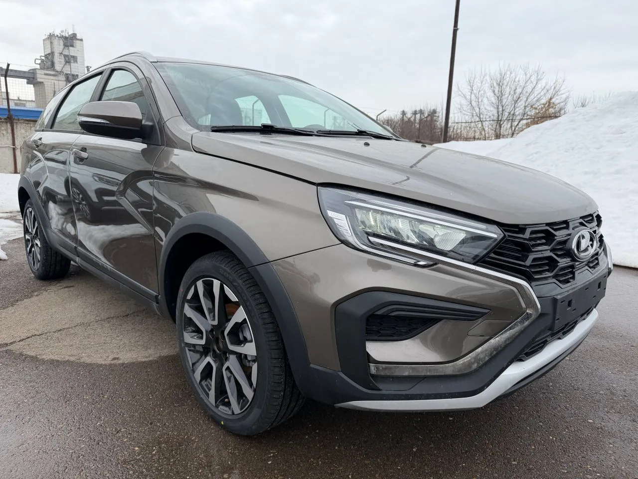 2026 LADA Vesta SW Cross стоимость от 1 762 000 ₽. 
Максимальная комплектация Техно на ручке от 2 07