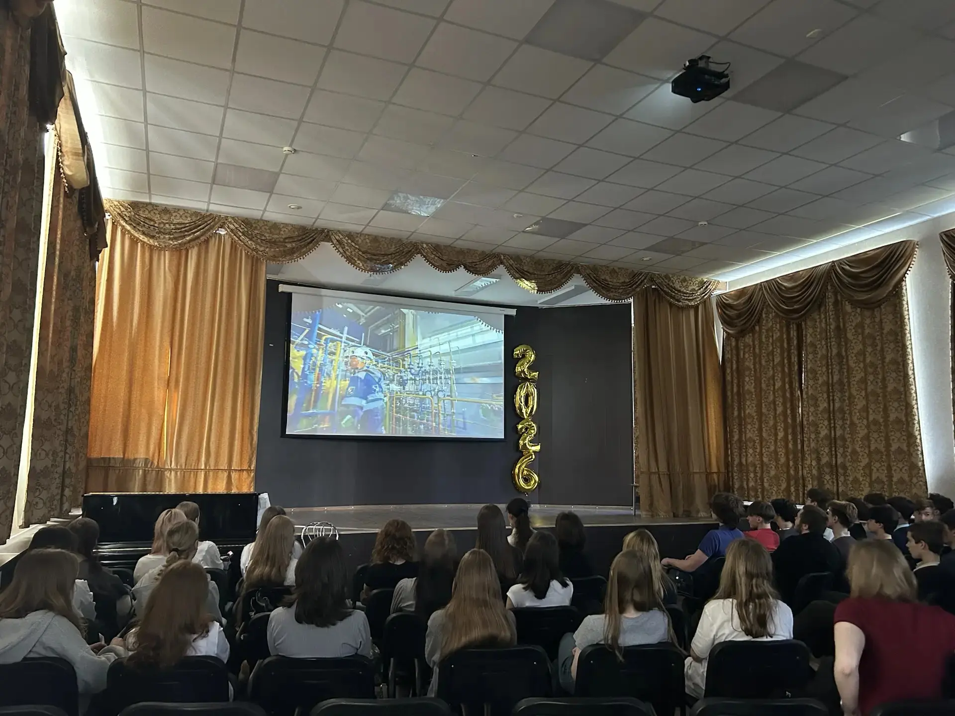 🌟 Старт в будущее: в гимназии снова открывается Газпром-класс!