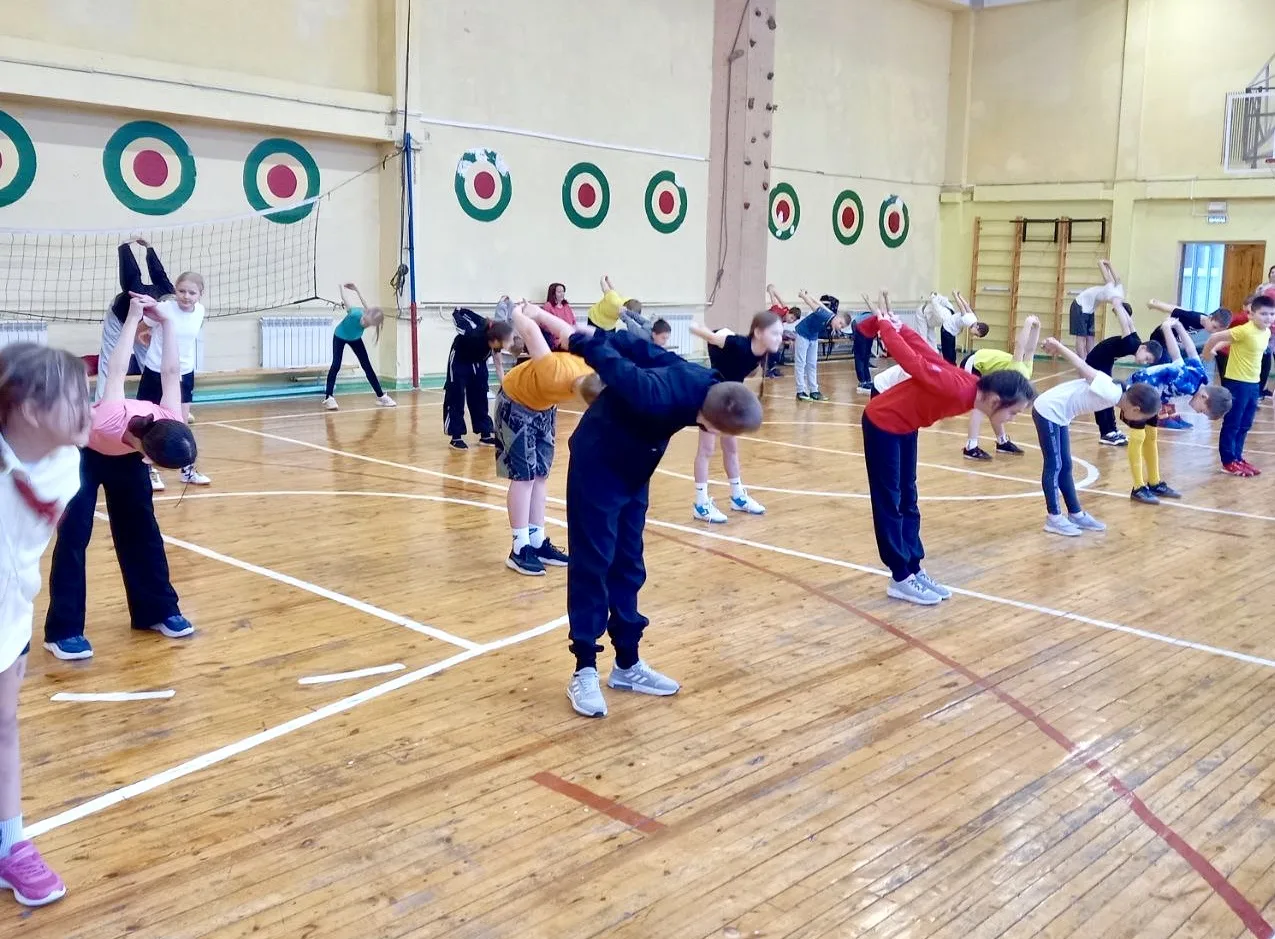 🏃Продолжается сдача нормативов ГТО в нашей школе!  🙋🏻‍♂️🙋🏻‍♀️Ученики вновь демонстрируют свою физиче