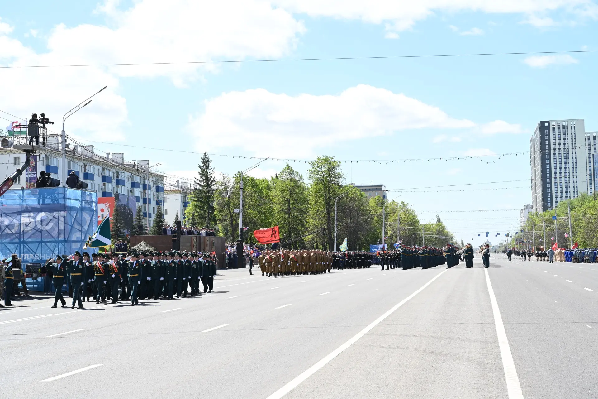 Ежегодное торжественное прохождение военнослужащих в честь Дня Победы в Уфе в последние годы стало е