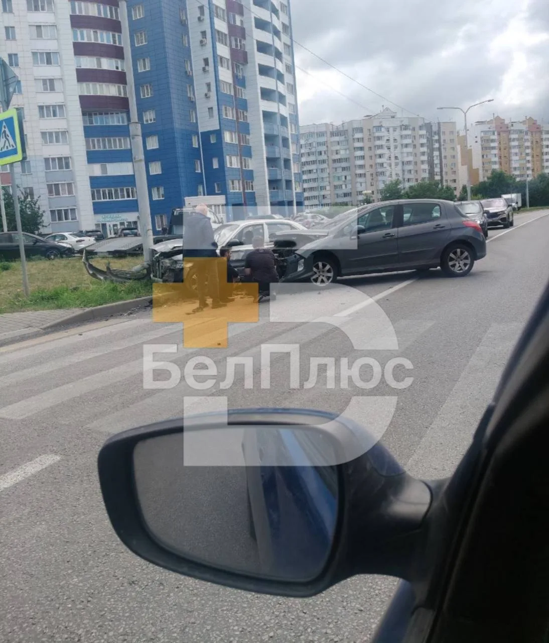 Сегодня на бульваре Юности произошло серьезное ДТП: столкнулись две легковушки

Подробности аварии и