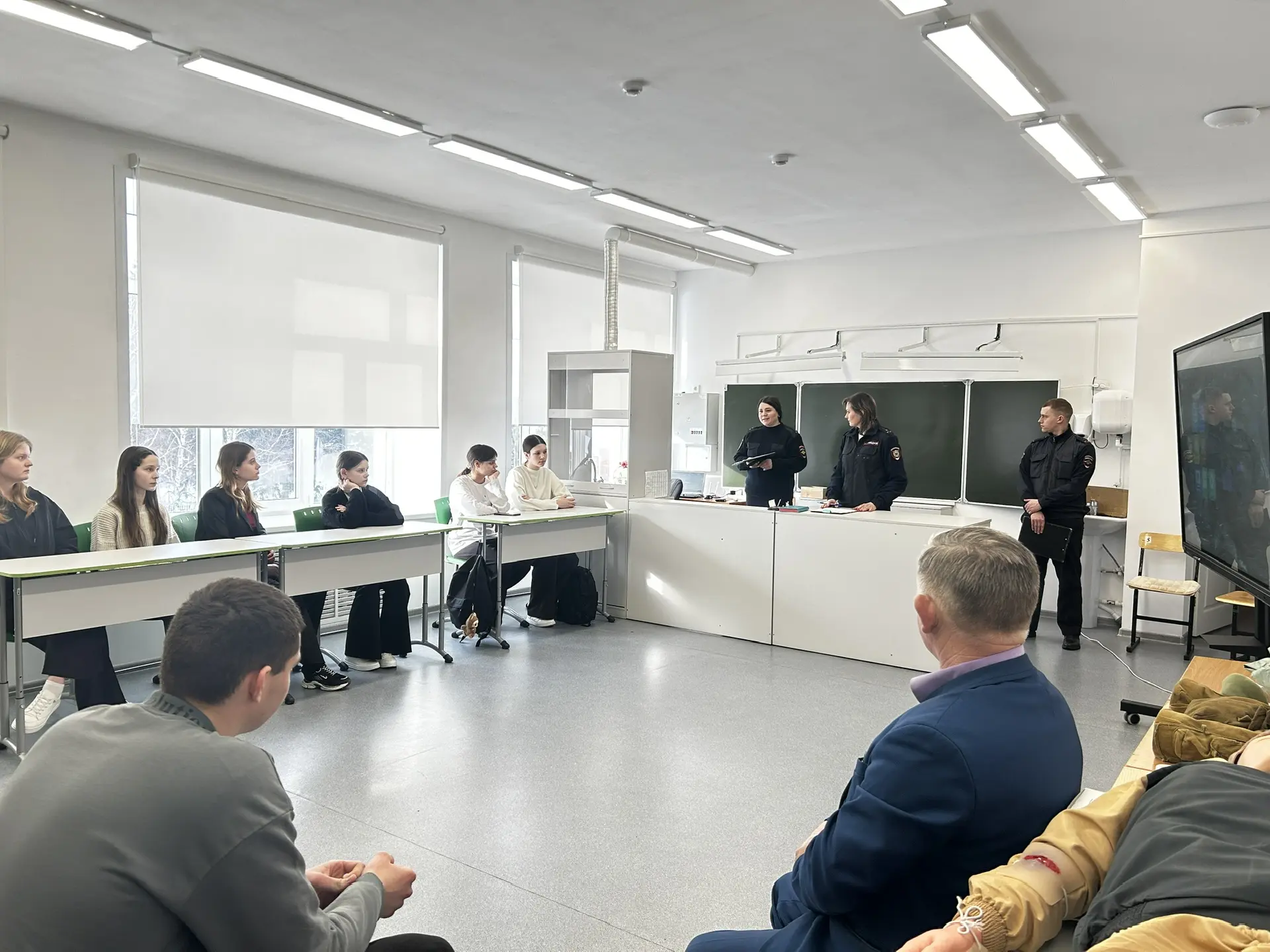 5 февраля  в нашей школе прошло  мероприятие, организованное совместно с представителям...