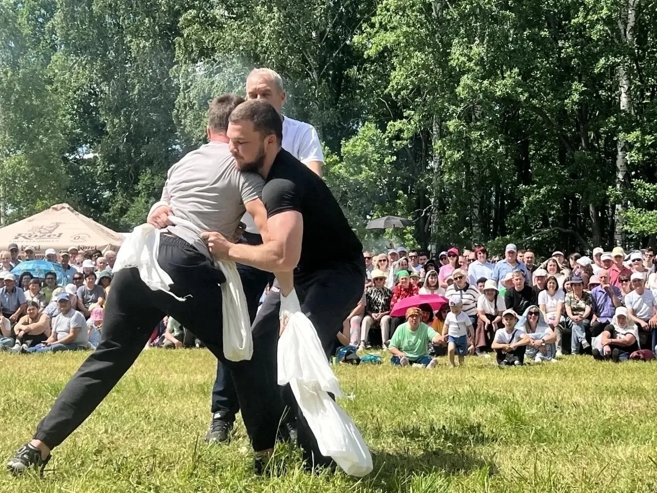 Вот и прошел Сабантуй в деревне Юкаликулево! 

Яркие выступления, спортивные состязания, улыбки и хо