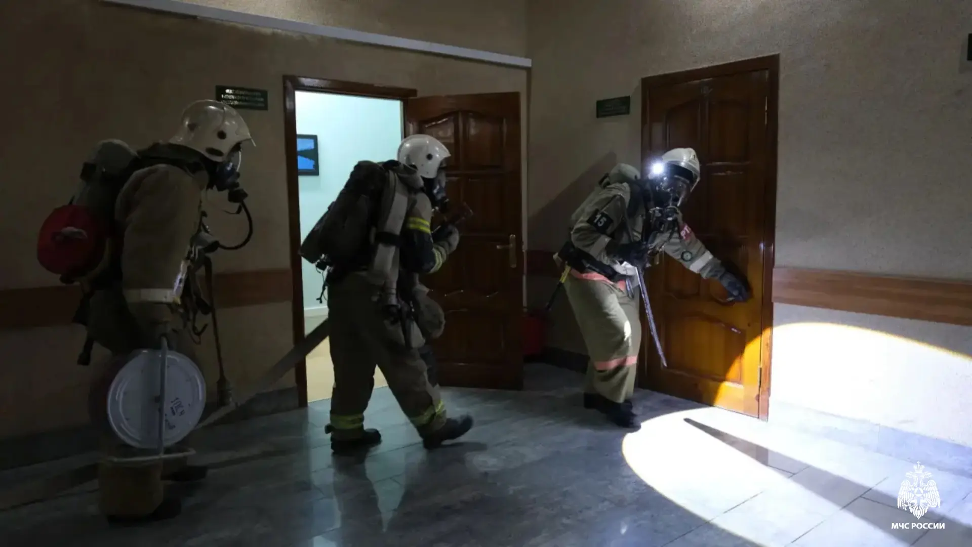 🚒 Элисте провели пожарно-тактические учения в здании министерства финансов  🔹Согласно замыслу, в рез