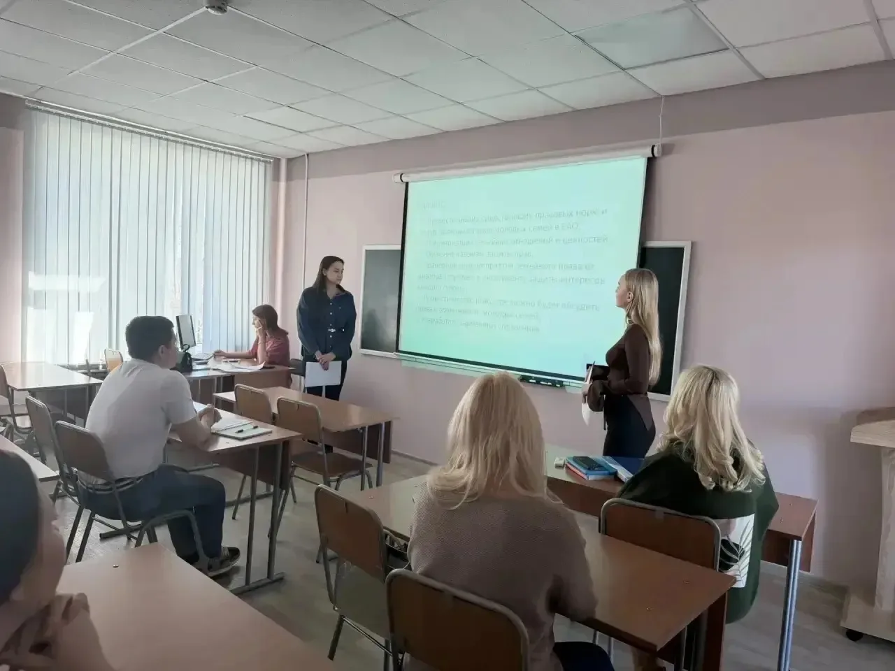 ⚖️В рамках проекта «Правовая грамотность молодых семей в ЕАО» студенты 2 курса направле...