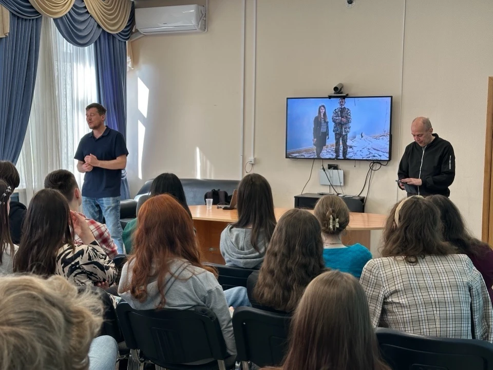 Встреча с военными журналистами 🎤  25 марта в школе №2123 им. Мигеля Эрнандеса состоялась встреча уч