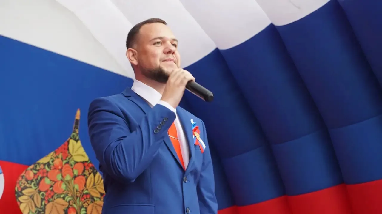 Россия, ты в сердце моём! Праздник на площади РКДЦ в честь Дня России!
Несмотря на переменчивую пого