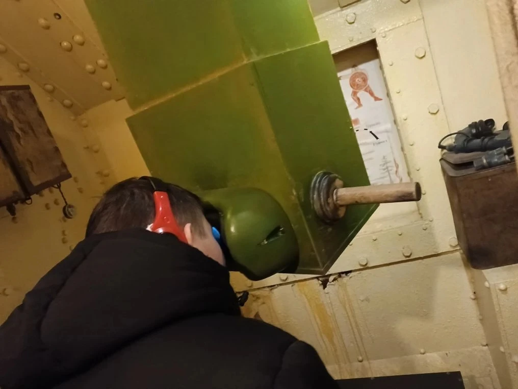 23 и 24 февраля учащиеся  5к, 7а, 7в, 8б и 8к классов посетили передвижной музей «Поезд Победы». Это
