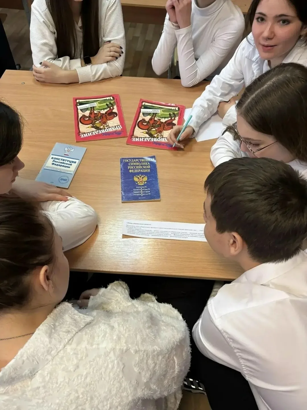 В Сеймском округе Курска, Курском районе и Курчатове прошли мероприятия ко Дню молодого избирателя. 