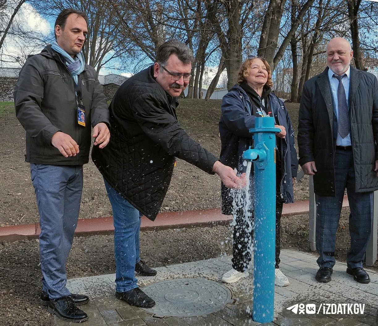 🚰 В Калуге появилась колонка с киноисторией  Обновленная водоразборная колонка, известная многим кал