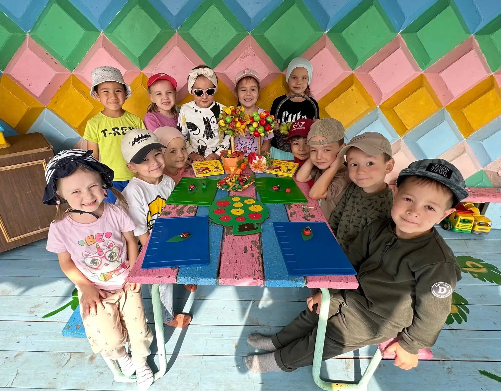 🍏🥰Сегодня в нашем детском саду пахнет праздником!