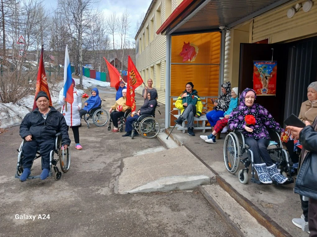 ГБУ РС (Я) АМДИПИ поздравляет с Днём Победы!  Пусть в наших сердцах живёт память о подв...