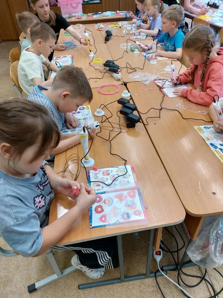 🎨 Творческий июнь в нашей школе! 

Вот как мы провели 5 июня! 👇

🛡 «Всё о геральдике»
Мы погрузил