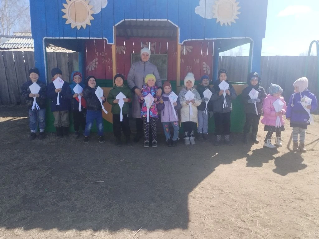 Запуск воздушного змея — увлекательное занятие, за полетом которого интересно наблюдать...
